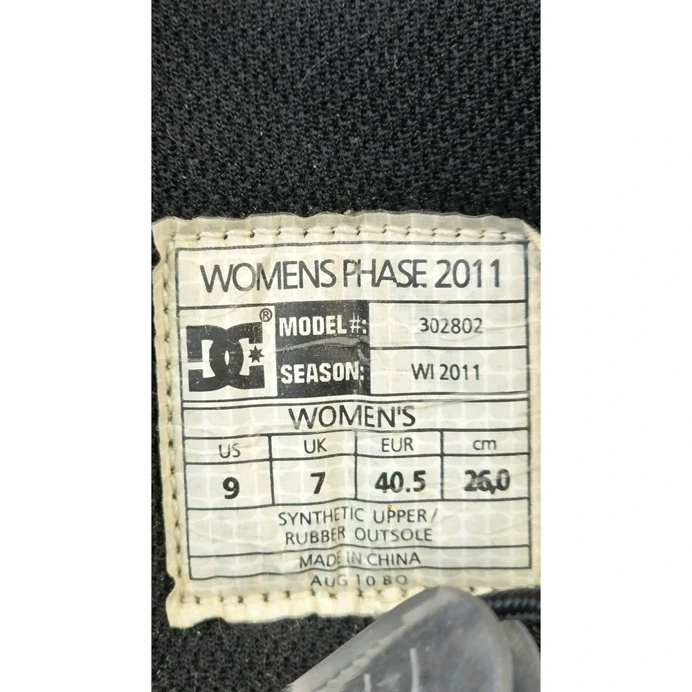 DC Phase Womens Snowboard Boots Model#302802 - Size 9W  (2011 Model)